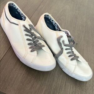 Ben Sherman Classic White and Gray Sneakers